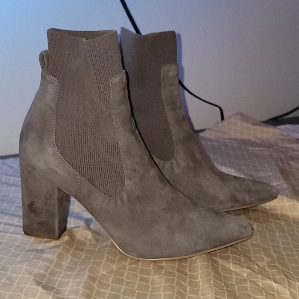 Steve madden womens Suede boots SZ 8